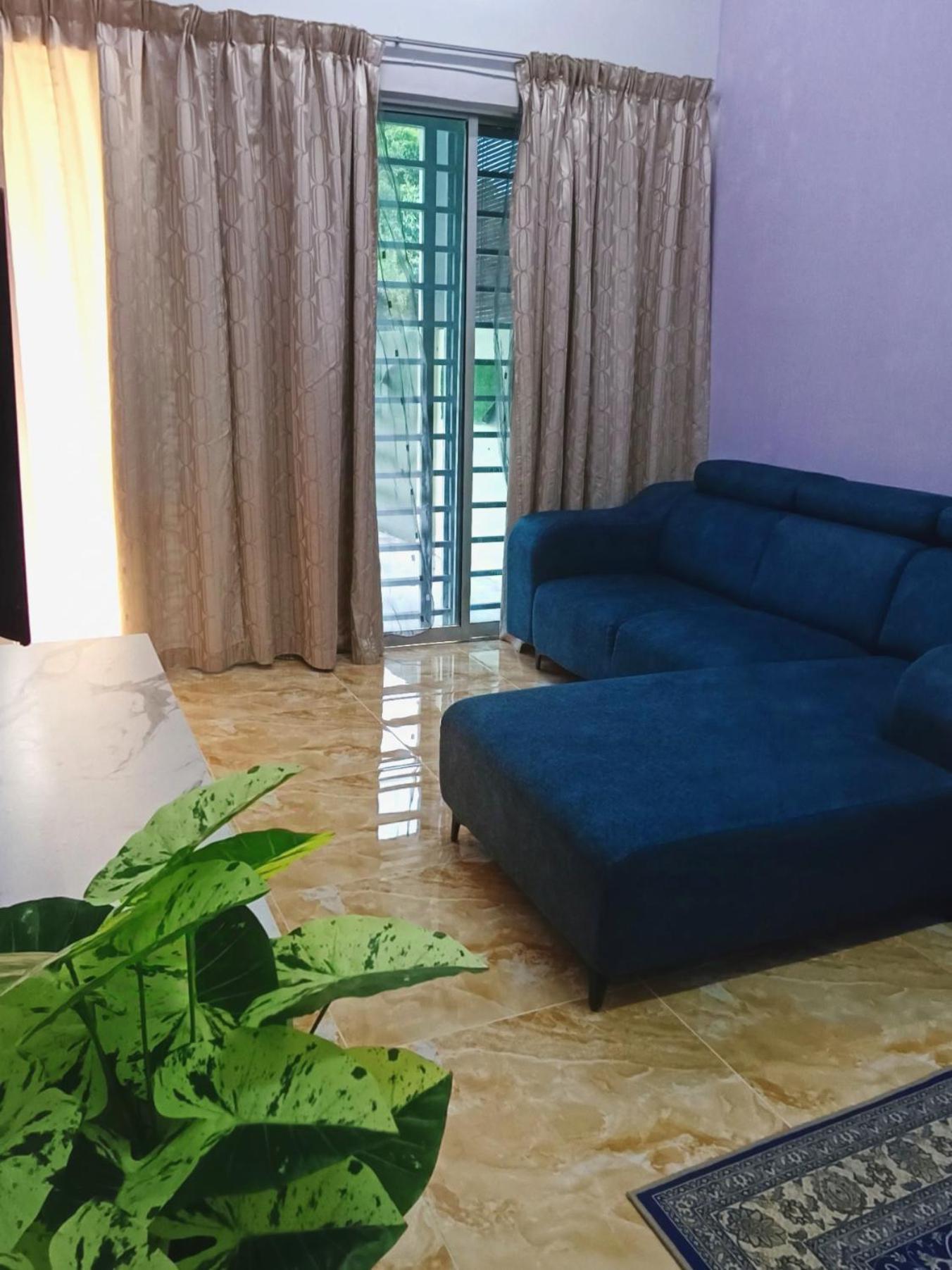 Homestay Lestari Klia Sepang Zewnętrze zdjęcie