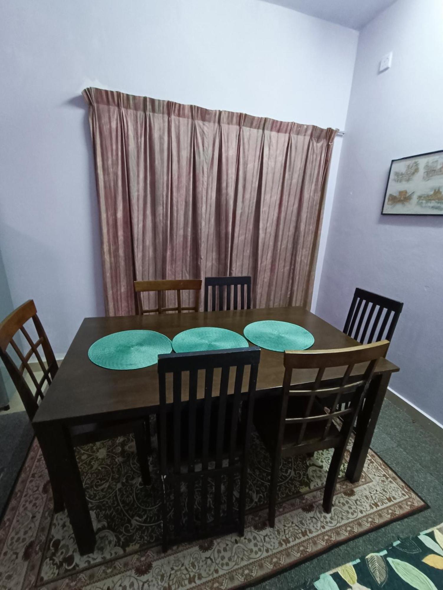 Homestay Lestari Klia Sepang Zewnętrze zdjęcie