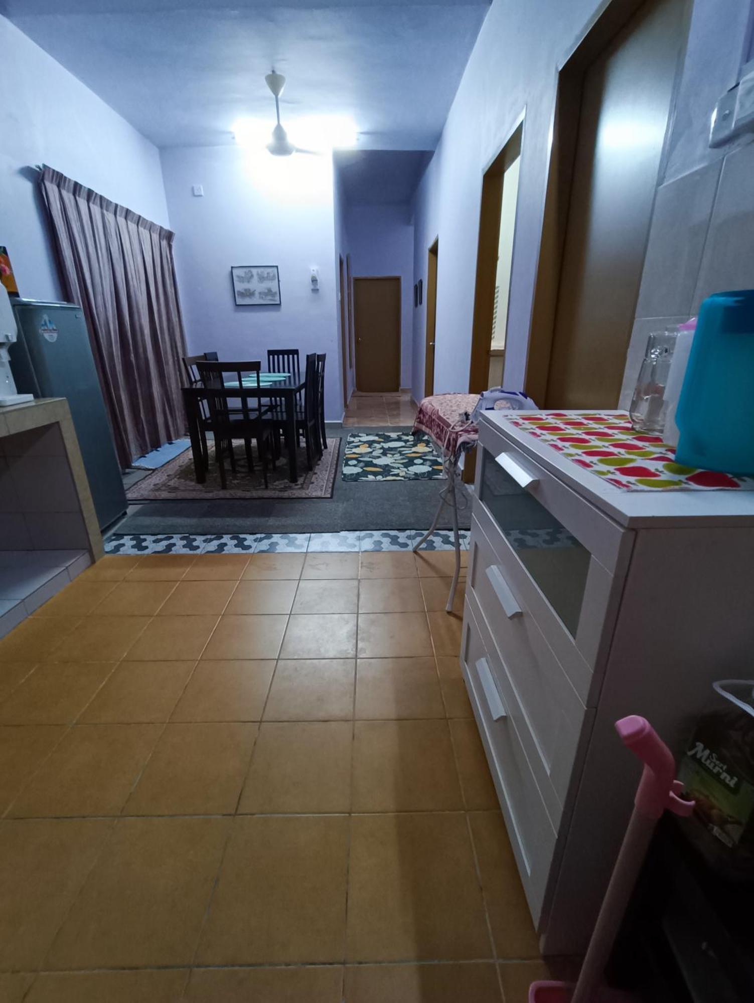 Homestay Lestari Klia Sepang Zewnętrze zdjęcie